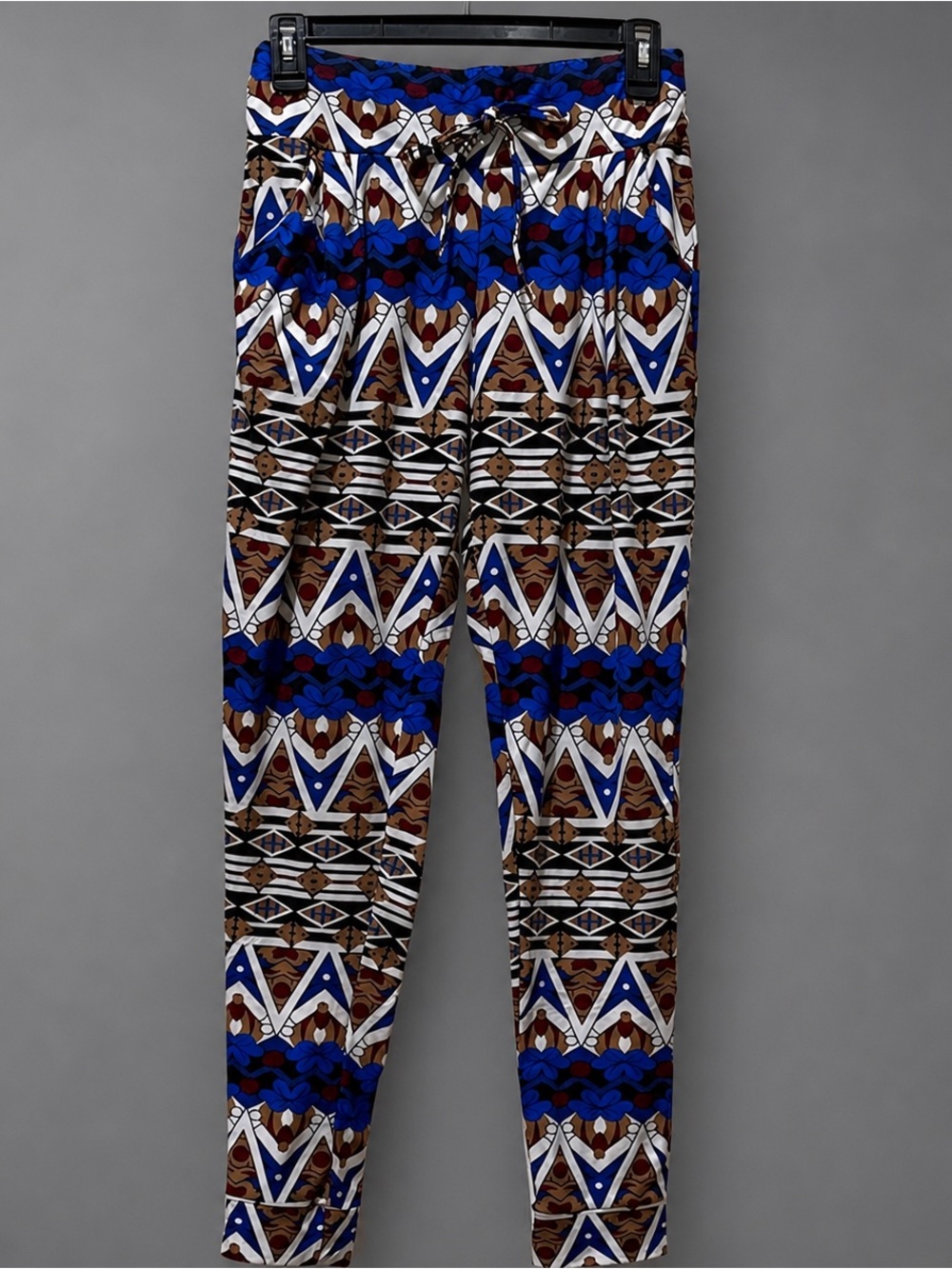 Geometric Patterned Leggings With Pockets